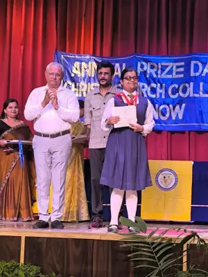 Blind and Deaf Student Scores 98.7%: How Touch Becomes Their Window to the World