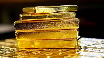 Gold Futures Drop Nearly 2% as Dollar Rally Dims Demand