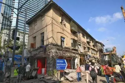 Haji Noorani Chawl Eviction Begins for Sewri-Worli Corridor