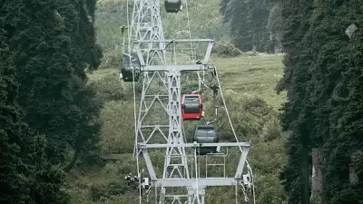 Hundreds Rescued After Gulmarg Cable Car Develops Technical Snag