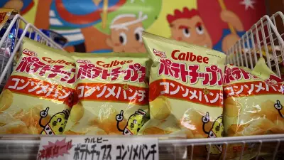 Iran Conflict Forces Calbee to Simplify Chip Packaging Colors