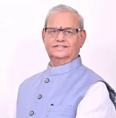 Jaipur Commuters Suffer at Traffic Signals Without Shade Covers Amid Heatwave