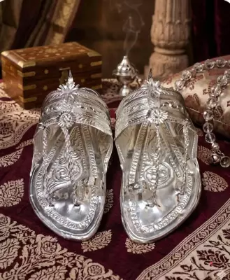 Kolhapur Silversmith Creates Rs 4.25 Lakh Silver Replica of Iconic Chappal