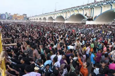 Lord Kallazhagar Enters Vaigai River in Grand Chithirai Festival Spectacle