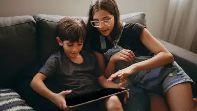 Myopia in Children: Screen Time and Vision Loss Linked by Experts
