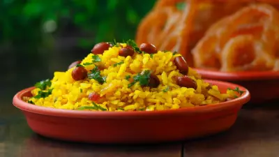 Poha Turns Mushy and Soggy? 4 Common Mistakes and Easy Fixes