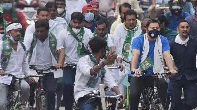 Tejashwi Yadav Takes Dig at Samrat Choudhary Over AI Gamchha Remark