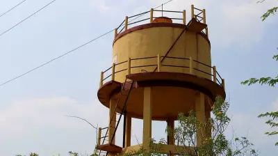 UP Woman Stages Sholay Drama on Water Tank After Marriage Refusal