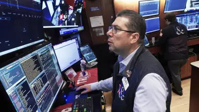 US Stocks Surge, Oil Plunges on Iran Deal Hopes