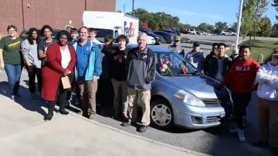 Virginia Students Repair Cars for Single Mothers in Unique Program