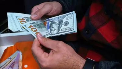 Wealthy Families Cut Dollar Exposure as UBS Survey Shows De-Dollarization Trend