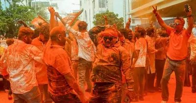 World in Photos: May 5, 2026 – Ganga Aarti, London Canal Fest, and More