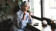 6 Beverages a Harvard Doctor Drinks for a Healthy Gut