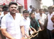 AIADMK's Vijaya Baskar and TVK Minister Farvaz Pull Chariot Together Amid Switch Rumors