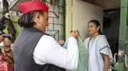 Akhilesh Yadav Accuses BJP of Looting Bengal Polls Like UP After Meeting Mamata