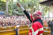 Amitabh Bachchan Thanks His Fans, Calls Them Extended Family