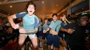 Arsenal's Hincapie Mocks City Fan with Water Bottle Celebration