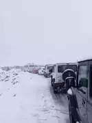 Blizzard Causes Traffic Chaos, Tourists Stranded at Rohtang Pass