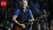 Bruce Springsteen Urges Fans to 'Let 'Em Hear You in the White House' at DC Show