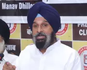 CBI Raid on Punjab Vigilance: Akali Leader Bikram Majithia Alleges Corruption, DGP Race Behind Row