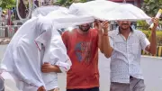 Delhi Weather: Gradual Temperature Rise Expected, AQI Deteriorates to Moderate