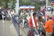 Diesel Shortage Grips Maharashtra: Long Queues at Pumps, Emergency Quota Mandated
