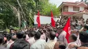 ED Raids Pinarayi Vijayan's Residence in CMRL Case, Kerala Shocked