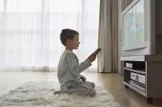 Experts Warn Against Infant Screen Time Linked to Autism Risks