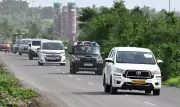 Fadnavis asks ministers to travel by public transport weekly