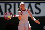 French Open Heat Wave: Rybakina Crashes Out, Swiatek Advances