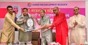 Gadkari Honours BMS Founders Thengadi and Chandrayan at Award Ceremony
