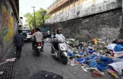 Garbage Crisis Persists in Dehradun's 'Kooda Gali' Despite Claims of Daily Cleaning