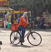 Gig Workers Battle Scorching Heat in Noida, Face Health Risks Daily