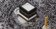 Global Photos: Heatwave, Nature, Military Exercise, and Festivities