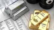 Gold Steady at Rs 1.62 Lakh/10g, Silver Rises on Import Curbs