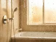Hotel Shower Glass Secret Revealed: Melamine Foam Works Better Than Chemicals