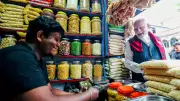 Jhalmuri vendor threatened by callers from Pakistan, Bangladesh