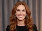 Julia Roberts on Self-Acceptance: The Hardest Lesson of Not Changing for Others