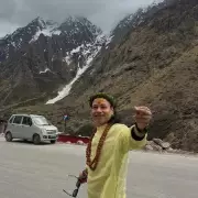 Kailash Kher Visits Badrinath Dham After Kedarnath Pilgrimage