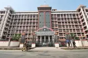 Kerala HC sets aside honorarium hike for pre-primary teachers, ayahs