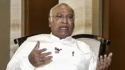 Kharge Accuses BJP of Loot After Third Fuel Price Hike