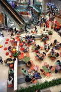 Kolkata Malls Become Summer Survival Zones as Heat and Humidity Soar