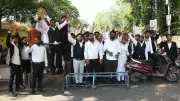 Lucknow Lawyer Protests Continue Over Chamber Demolition, Traffic Hit
