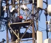 Man Climbing 100-Metre Tower in Giridih Demands Marriage With Girl Who Filed POCSO Case