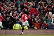 Manchester United Beat Liverpool 3-2, Qualify for Champions League