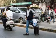 Nagpur Railway Station Chaos: Traffic, Harassment, and Auto Mafia Plague Commuters