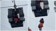 Nearly 300 tourists rescued after technical snag halts Gulmarg gondola