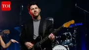 Nick Jonas Reveals Pre-Show Cocktail Ritual, Paul Rudd Jokes About Ireland Filming