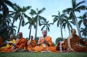 Over 1 Lakh Devotees Gather in Sarnath for Buddha Purnima Ceremony