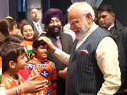 PM Modi Enjoys Classical Performances After Diaspora Meet in The Hague